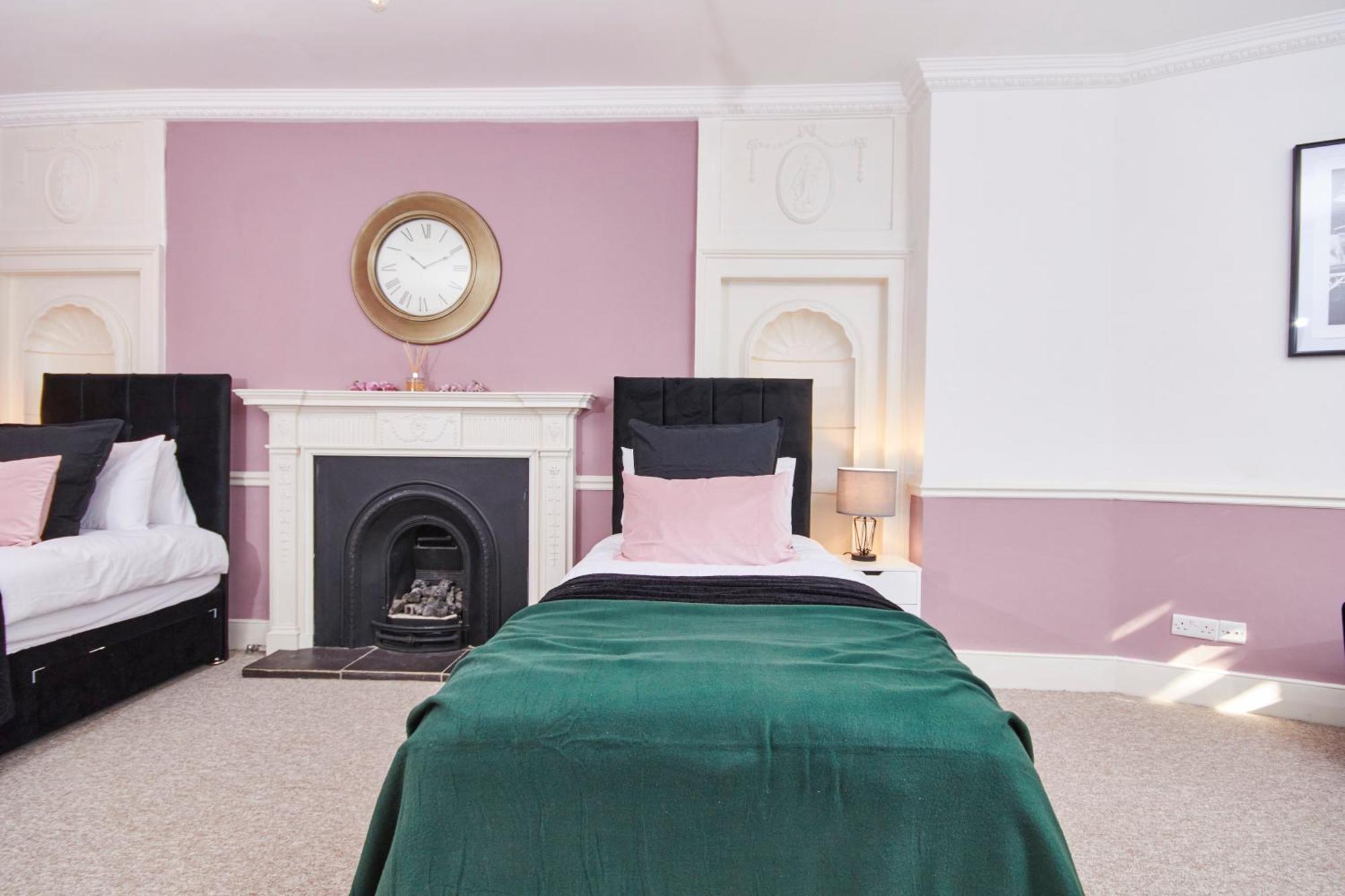 Beautiful 2Bedroom 4 Actual Beds House With Wifi By Purestay Bath Eksteriør bilde